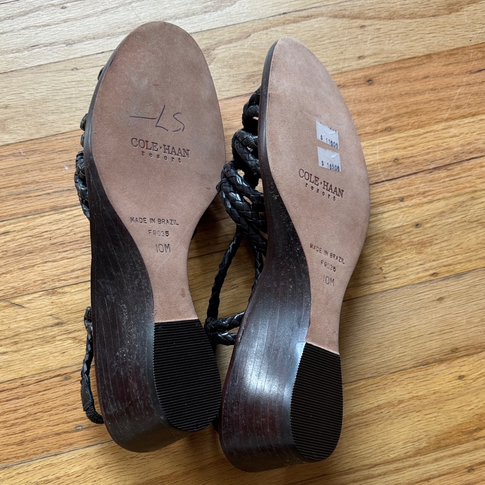 ⚡️SALE⚡️ NWOT Vintage Cole Haan Women's Black and Brown Woven Sandals - Picture 3 of 5